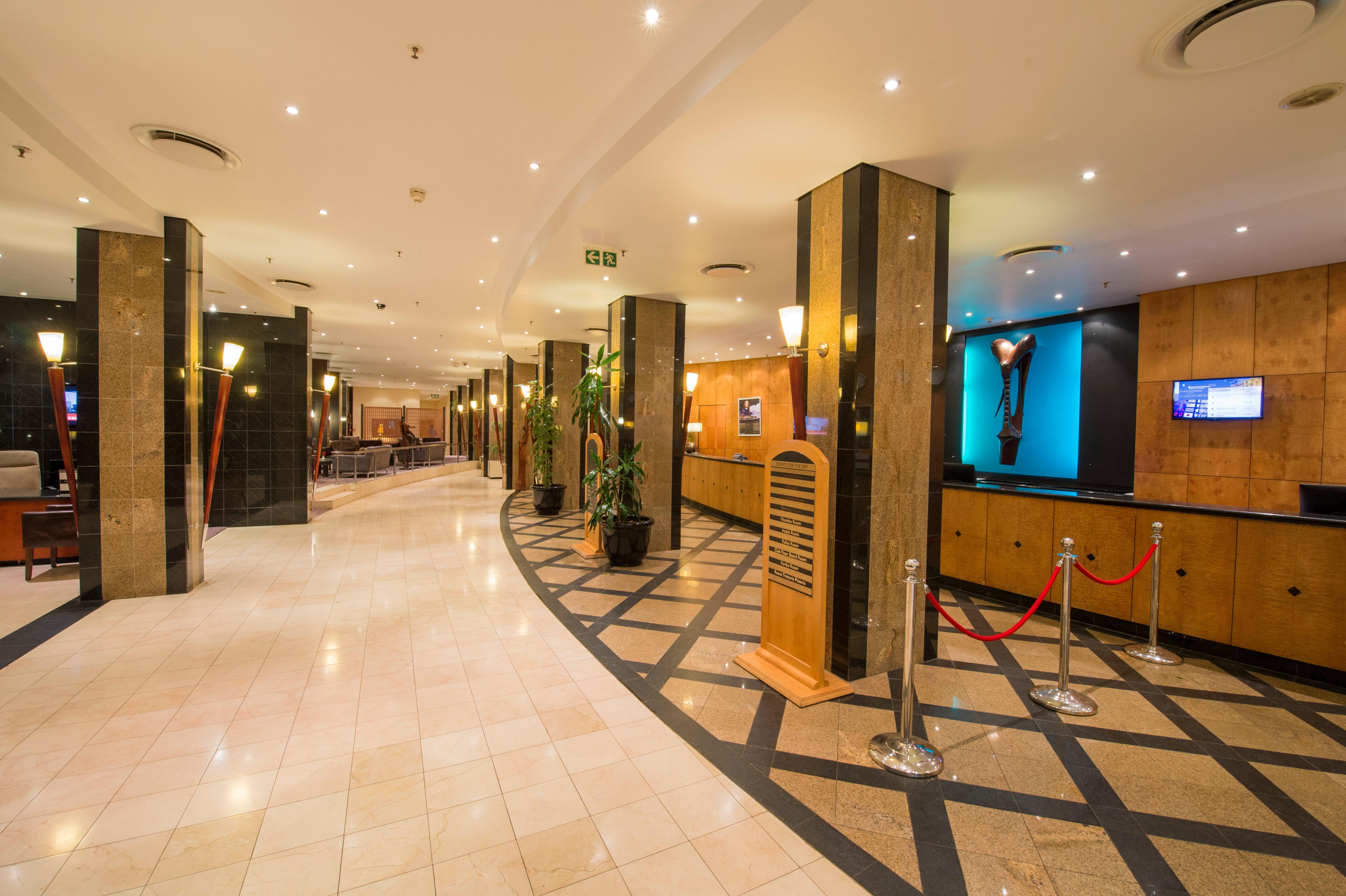 InterContinental Lusaka, an IHG Hotel Bagian luar foto