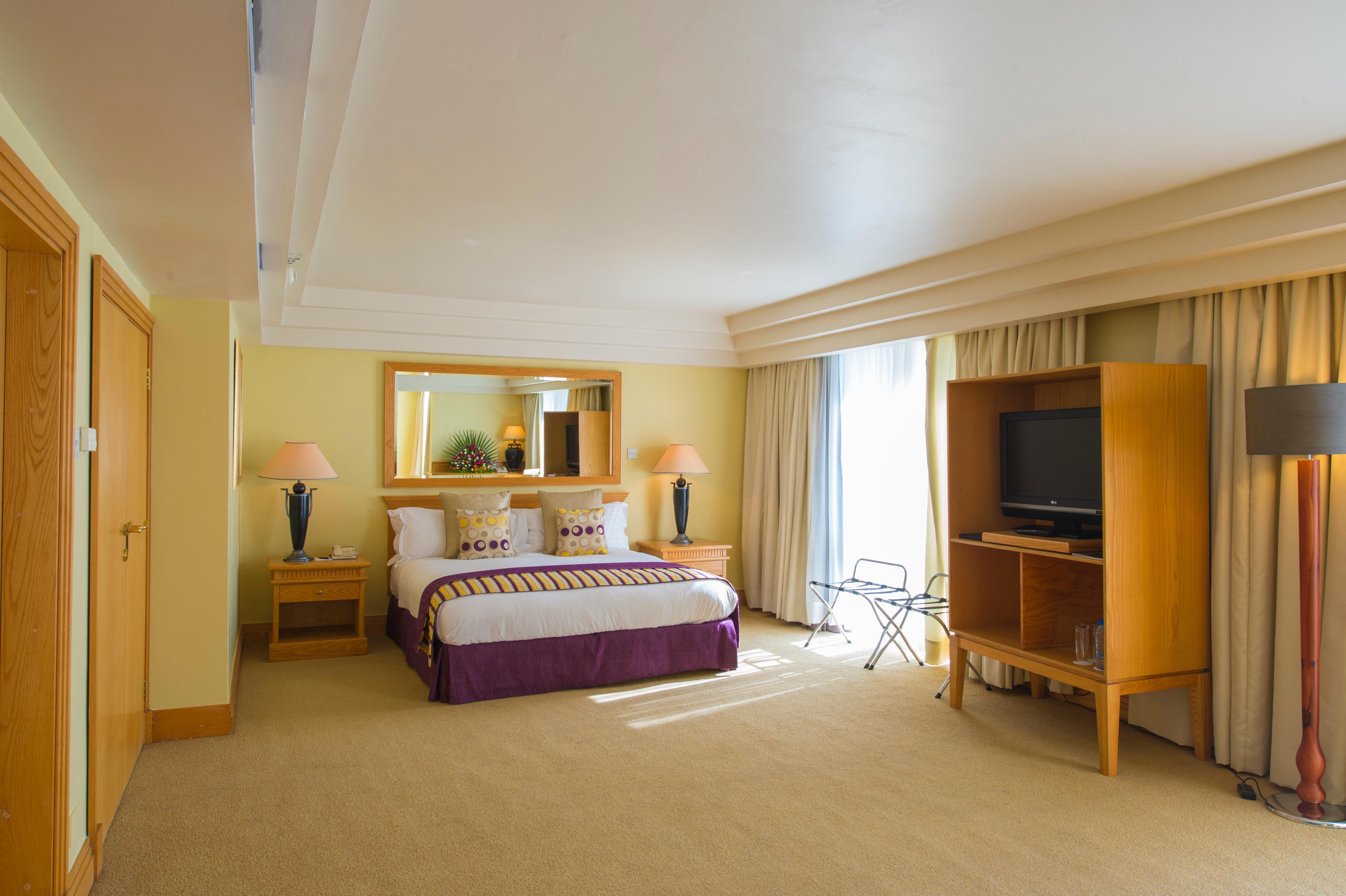 InterContinental Lusaka, an IHG Hotel Bagian luar foto