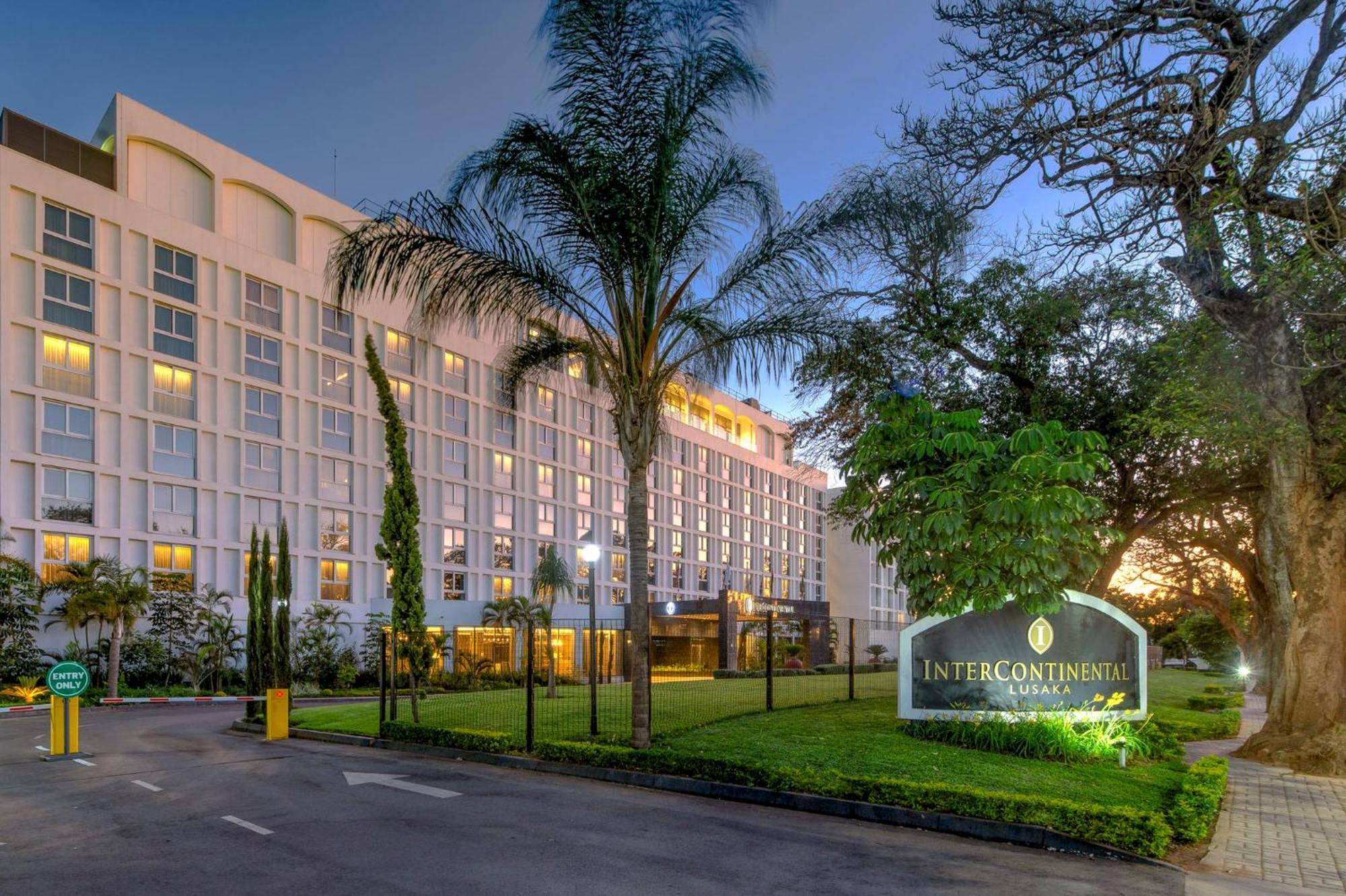 InterContinental Lusaka, an IHG Hotel Bagian luar foto